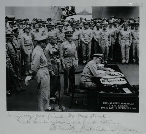 尼米兹（1885～1966） 尼米兹亲笔签名 在密苏里舰上接受日本投降的照片