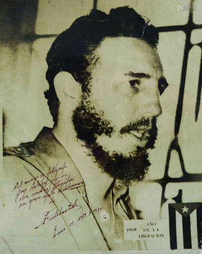 卡斯特罗（1926～2016 ） 1959年作 卡斯特罗亲笔签名银盐照片