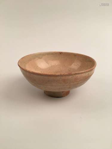 Chinese Yuan Celadon Glazed Porcelain Bowl