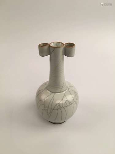 Chinese Kuan Type Porcelain Vase