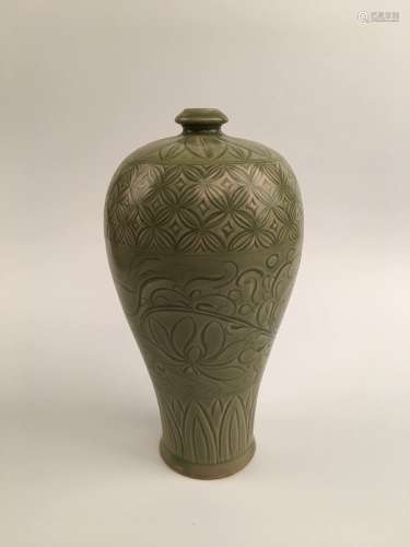 Chinese Yuan Dynasty Longquan Porcelain Meipin