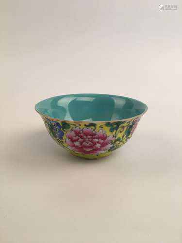 Chinese Qing Famile Rose Porcelain Bowl with Flower