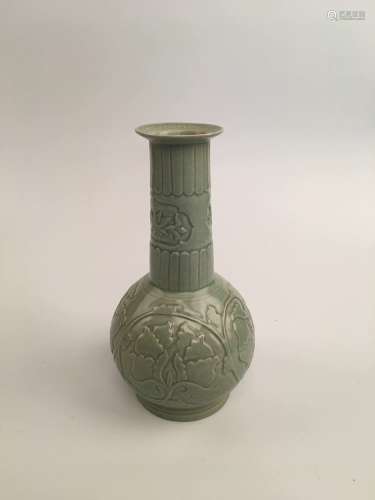 Chinese Longquan Porcelain Vase