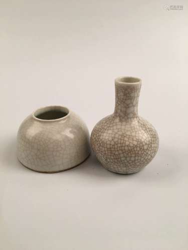 A Pair Chinese Kuan Type Porcelain Vase
