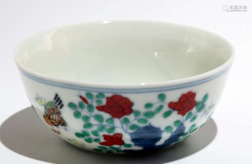 A CHENGHUA-STYLE DOUCAI 'CHICKEN' CUP. THE BASE MARKED
