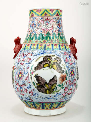A FAMILLE ROSE PORCELAIN VASE WITH BAT HANDLES AND BUTTERFLY DECORATION.C277.