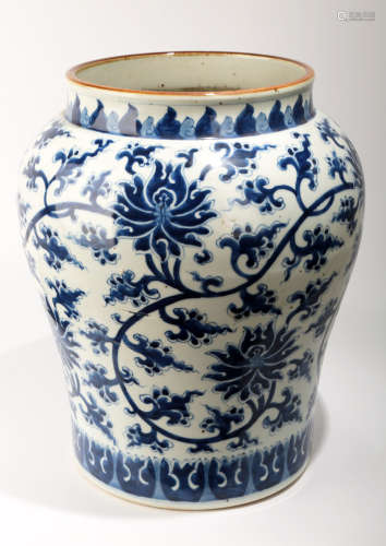 A LARGE BLUE AND WHITE INTERLOCK BRANCH LOTUS PORCELAIN