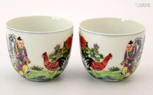(2)   A PAIR OF FAMILLE ROSE CHICKEN CUPS.QIANGLONG SIX-CHARACTER FANGGU SEAL MARK.