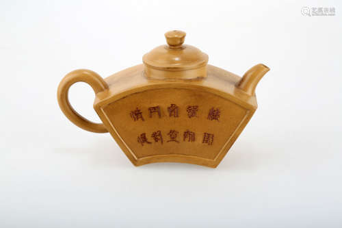 A CHINESE YIXING CLAY TEAPOT WITH BIRD, FLOWER AND CALLIGRAPHY DESIGN AND LID & CHARACTERS.C231.