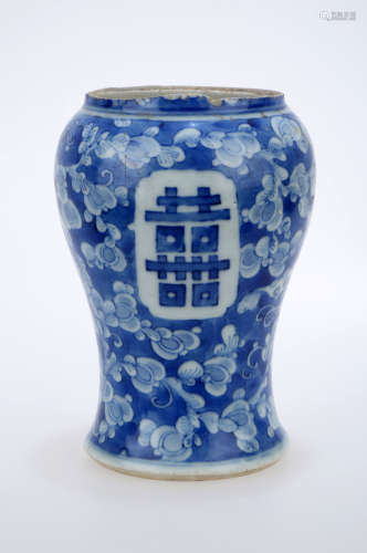 A BLUE AND WHITE JAR.THE BASE MARKED WITH CHENG HUA NIAN ZHI BLUE FOUR-CHARACTER.C175.