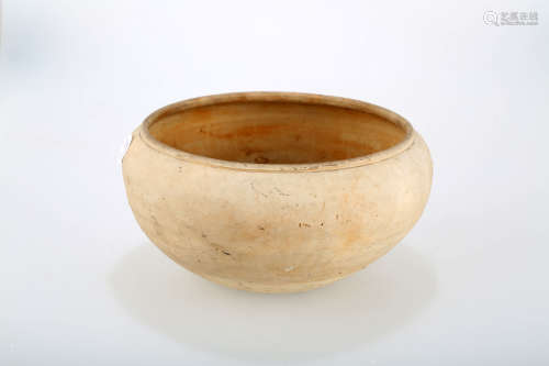 A TANG DYNASTY STYLE EARTHENWARE PETALITE BUCCAL BOWL.C260.
