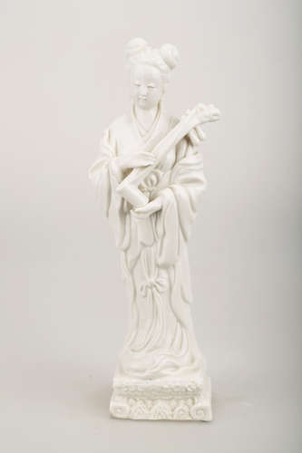 A BLANC DE PORCELAIN TRADITIONAL CHINESELADY STATUE.C278.