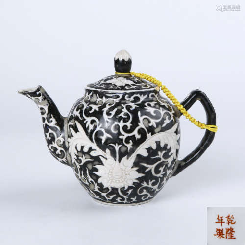 乾隆 墨地珐琅彩茶壶