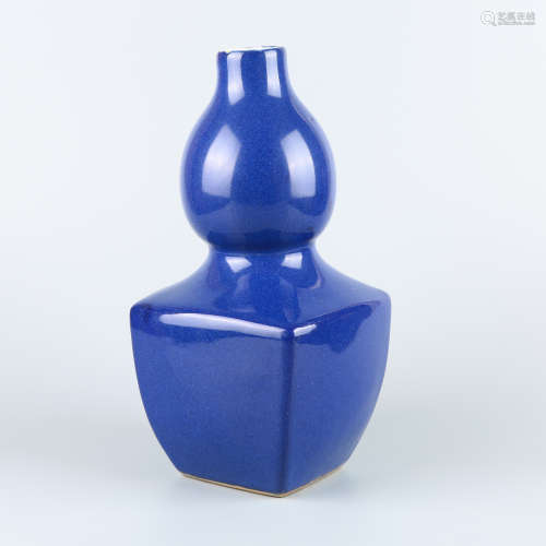 明 清霁蓝釉天圆地方葫芦瓶