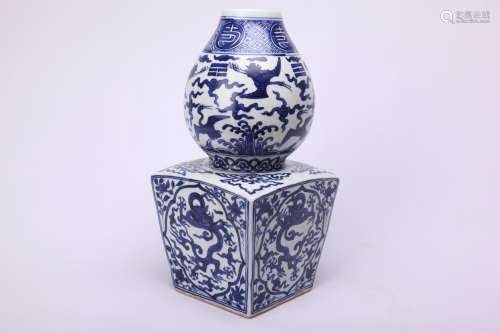 A Chinese Blue and White Porcelain Vase