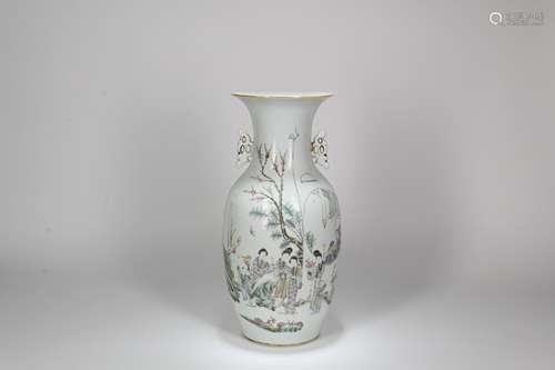 A Chinese Porcelain Vase