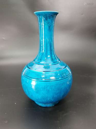 A BLUE GLAZE BOTTLE VASE