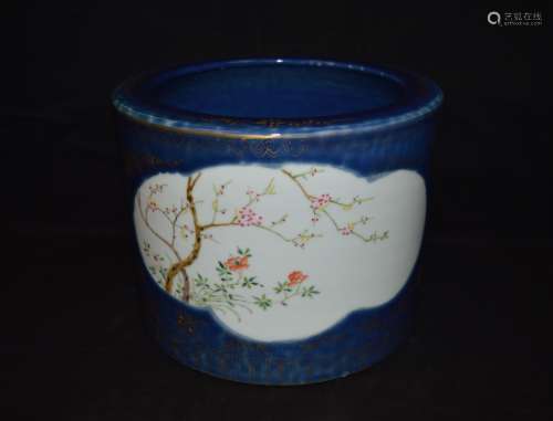 A GILT-DECORATED FAMILLE ROSE BRUSH POT