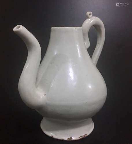 A Yuan White Glazed Pot
