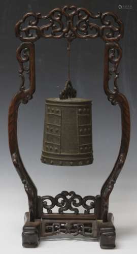 19TH CENTURY CHINESE ROSEWOOD CARVED STAND & BELL