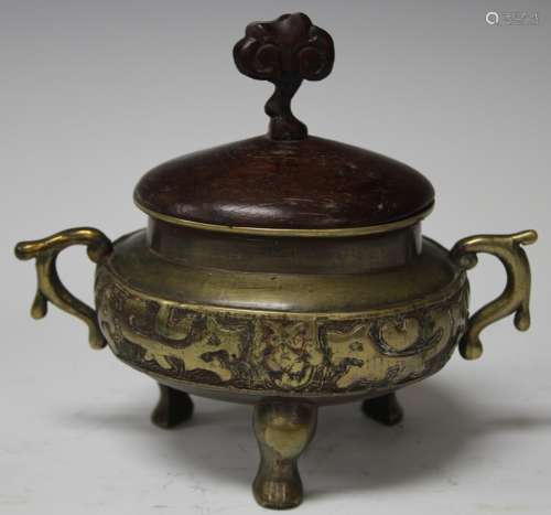 VINTAGE CHINESE CENSER WITH CARVED WOOD TOP