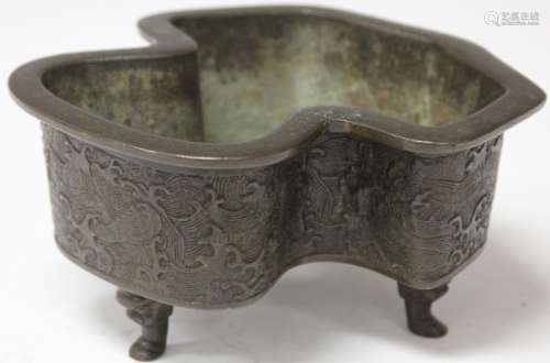19TH CENTURY JAPANESE FOOTED CENSER, 7 1/4