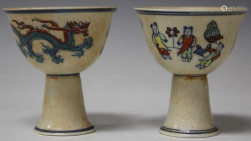PAIR OF VINTAGE CHINESE PORCELAIN STEM CUPS