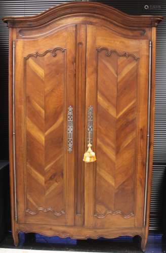 18TH CENTURY FRENCH  PROVINCIAL WALNUT ARMOIRE