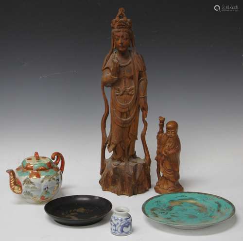 LOT OF (6) ASIAN DECORATIVE: CARVINGS & PORCELAIN