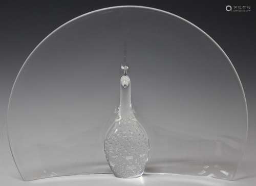 STEUBEN CRYSTAL GLASS FIGURE OF MAJESTIC PEACOCK