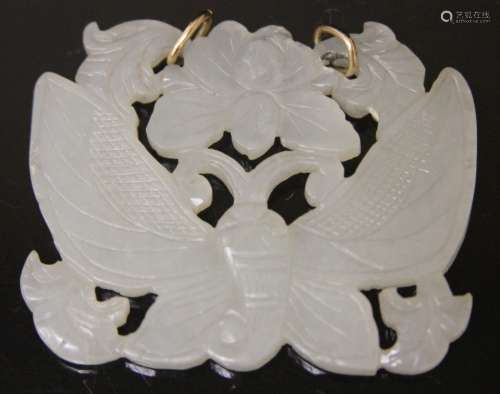VINTAGE CHINESE CARVED JADE BUTTERFLY PENDANT