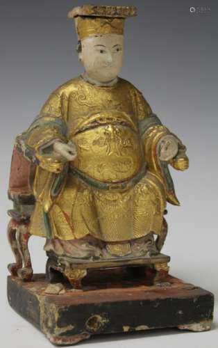 19TH CENTURY CHINESE CARVED PAINTED COURT FIGURE
