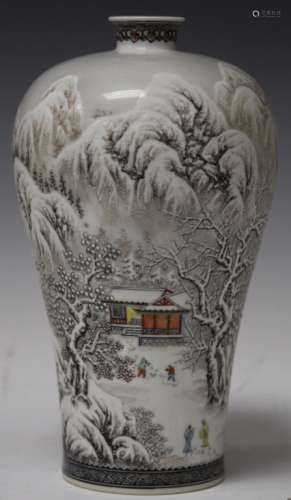 CHINESE SCENIC PAINTED VASE, 9