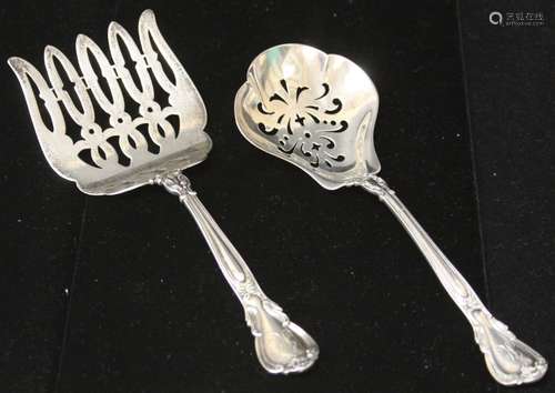 PAIR OF STERLING SILVER SERVING PIECES