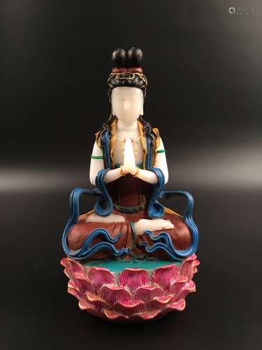 Fine Chinese Peiking Glass Guanyin Figure