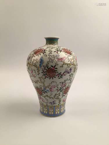 Chinese Famille Rose Porcelain Vase