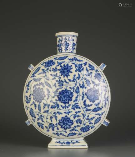 Chinese Blue/White Porcelain Vase