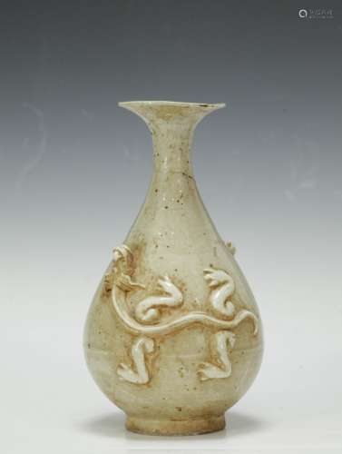 Chinese White Glazed Ceramic Vase,Depicted Chilong