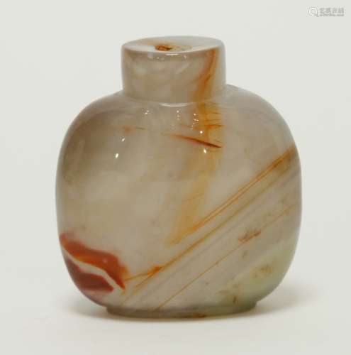 Chinese Well Hollowed Agate Snuff Bottle