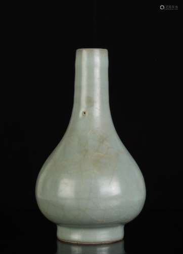 Chinese Long Quan Yao Porcelain Vase