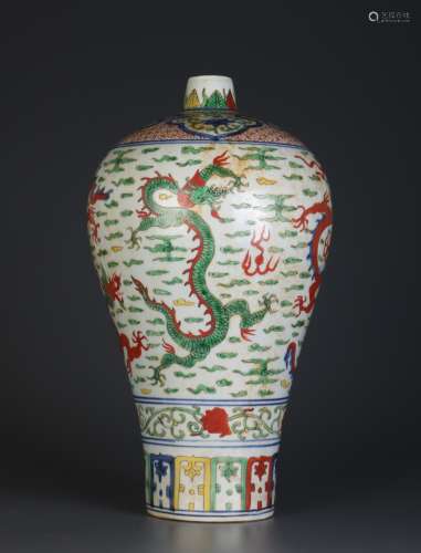 Chinese WuCai Porcelain Vase