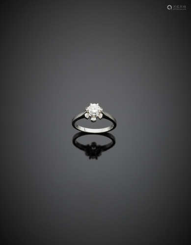 White gold ct. 0.55 circa diamond solitaire ring g 4.00 size 15/55.