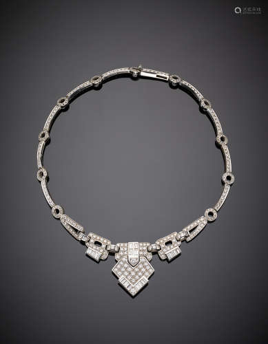 A round and baguette diamond, in all ct. 10 circa modular white gold necklace g 43, length cm 37.5 circa.