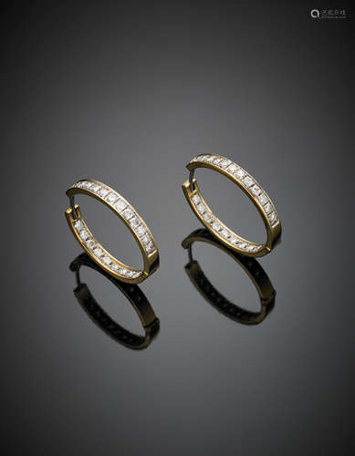 Yellow gold and round brilliant-cut diamonds, in all ct. 3.50 circa d. mm 3 ca hoop earrings g 18.16.