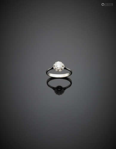 White gold ct. 0.50 circa diamond cluster ring, g 3.10 size 15/55.