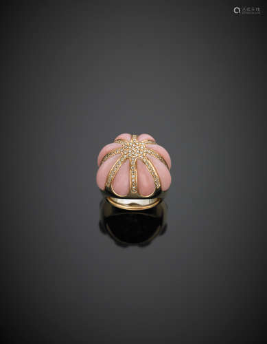 *Yellow pinkish gold dome ring with eight pink opal segments spaced by tinted diamonds, g 24.80 size 17/57.