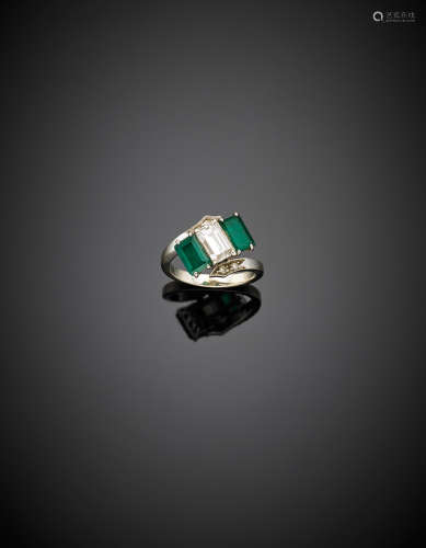 White gold ct. 1.13 circa diamond, rectangular step cut emerald round diamond accented ring, g 4.46 size 8/48.