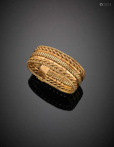 INDUSTRIA ARGENTINARed and yellow gold bracelet with safety clasp, g 67.71, length cm 19.50, h cm 2.50 circa.