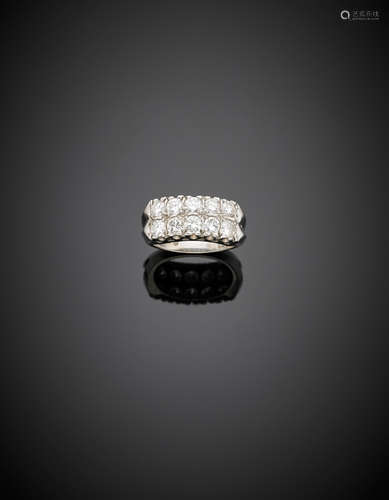 White gold two round diamond ring, in all ct. 2 circa, g 5.44 size 12/52.