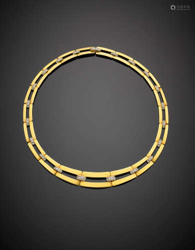Yellow gold graduated modular necklace with white gold diamond spacers, g 60.95, length cm 41 circa. In De Vecchi case